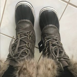 Sorel Brand Winter/Snowboots! Never worn!